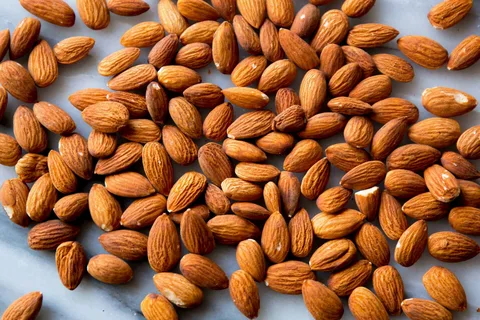 تصویر 3 از خرید بادام پوست کاغذی شور + قیمت فروش استثنایی